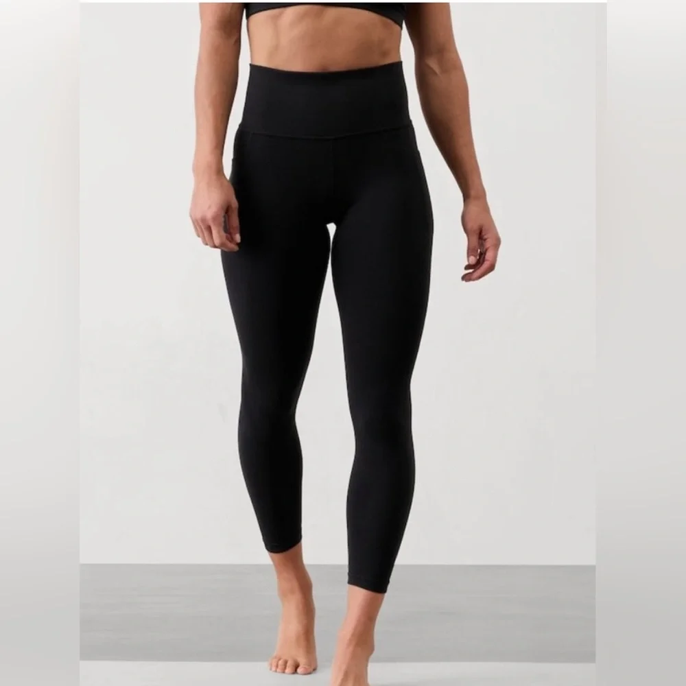 NWT Salutation Stash 7/8 Tight Size Large